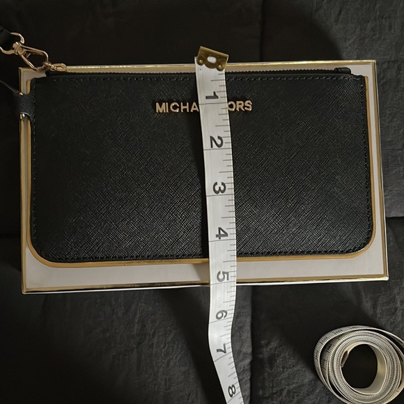 Michael kors wristlet, black with gold trim - Picture 6 of 7